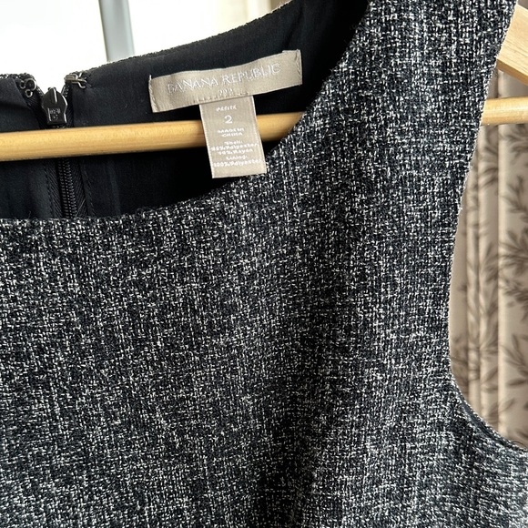 Banana Republic - Picture 3 of 5